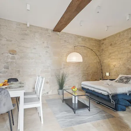 Bnbnova - Ile St Louis Apartment *